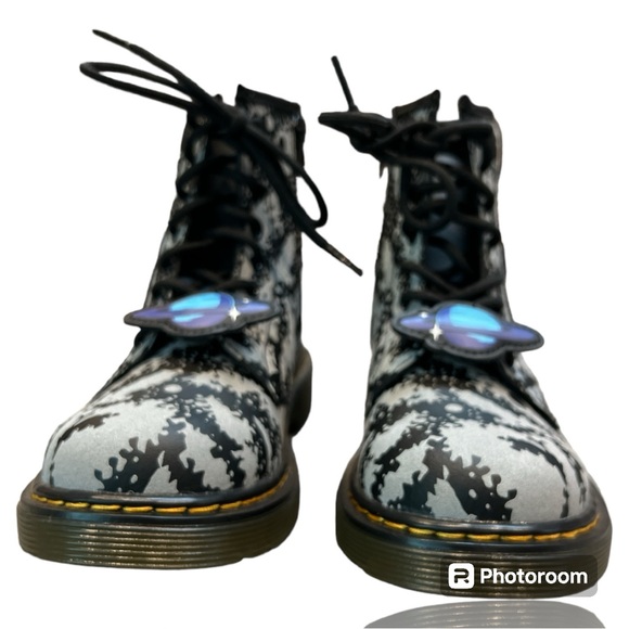 Dr Marten’s kids’ Junior 1460 Space Hydro Leather boots US 2 UK 1 EU 33 NEWl - Picture 5 of 7